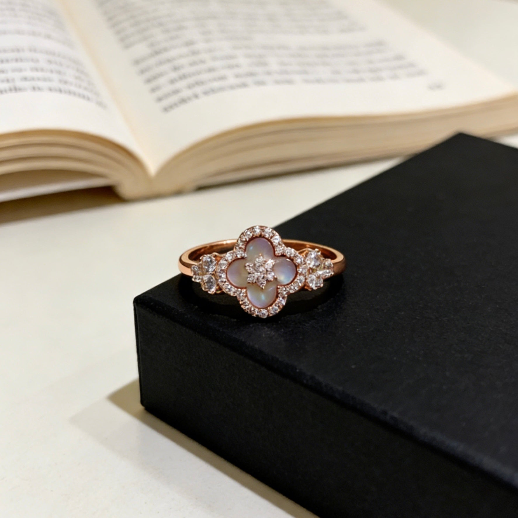 Lucky Clover Pink Mother-of-Pearl & Zircon Rose Gold Ring