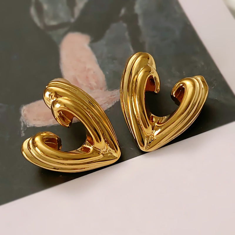 Vintage Luxury Gold-Plated Hollow-Heart Earrings