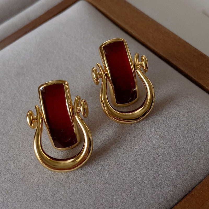 Vintage Light Luxury Gold-Plated Horseshoe Buckle Red Enamel Earrings