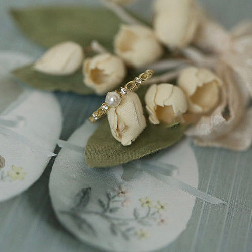 Luxury Retro Gold-Plated Hollow-Chain-Shaped Multi-Zircon Natural Pearl Ring