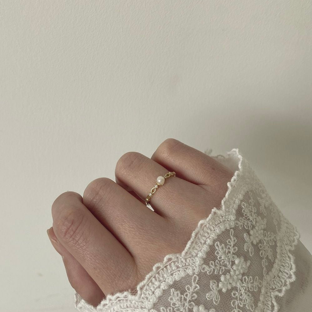 Luxury Retro Gold-Plated Hollow-Chain-Shaped Multi-Zircon Natural Pearl Ring