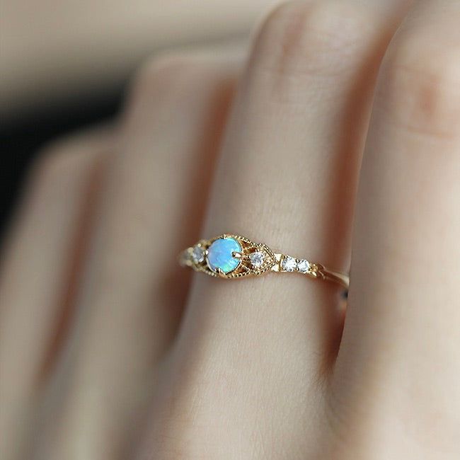 Vintage-Luxury Gold-Plated Beaded-Edge Multi-Zircon Round Iridescent Opal Ring