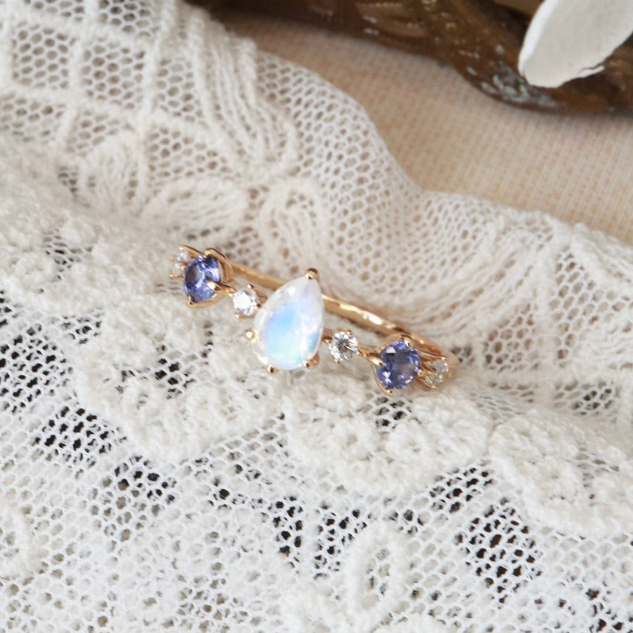 Gold-Plated Slim-Band Tanzanite Multi-Zircon Drop-Shaped Natural Moonstone Ring