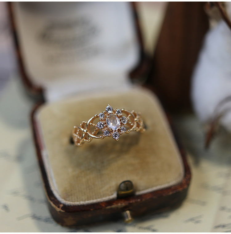 Vintage-Luxury Gold-Plated Hollow-Patterned Multi-Round Zircon Oval Moonstone Ring