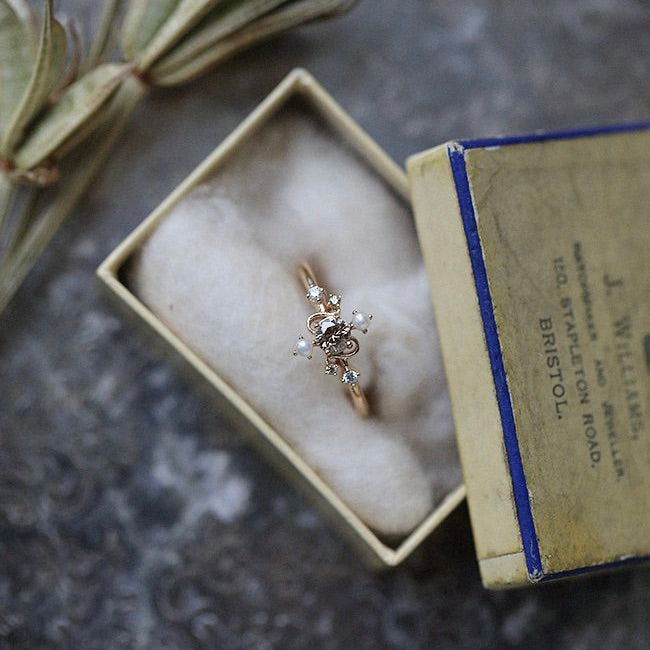 Vintage Luxury Gold-Plated Twisted Multi-Zircon Natural Pearl Ring