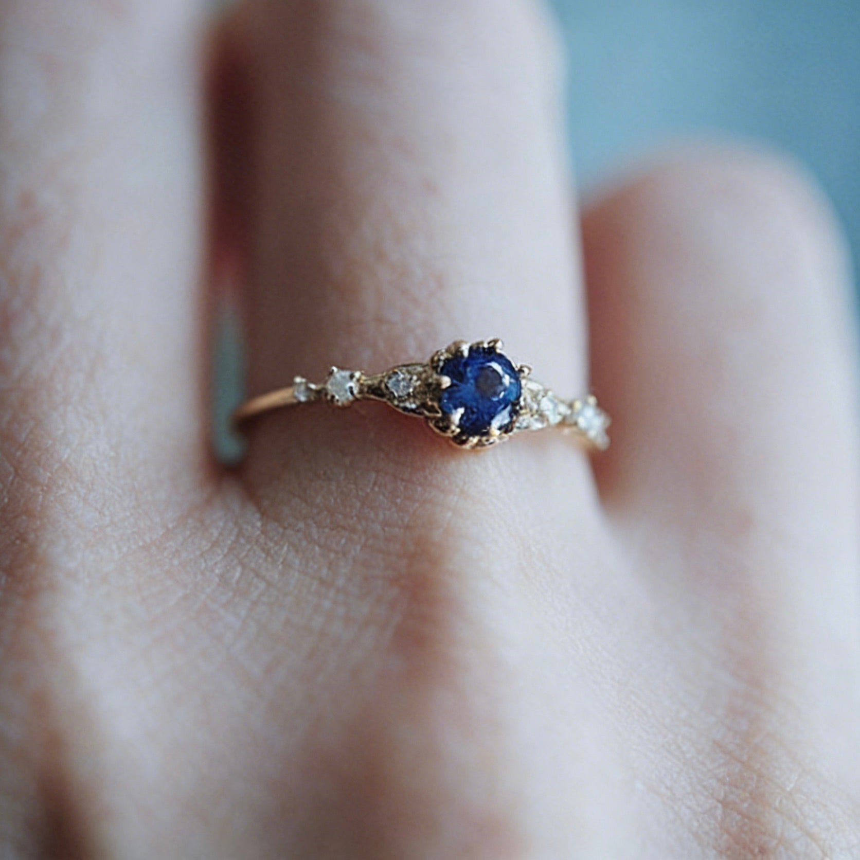 Light Luxury Gold-Plated Round Blue Zircon Pearl Ring