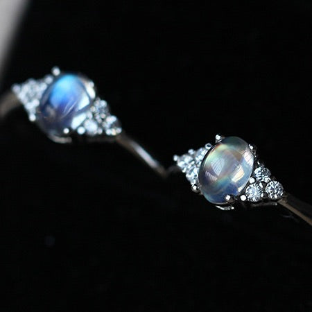 Silver-Plated Slim-Band Multi-Zircon Oval Natural Moonstone Ring