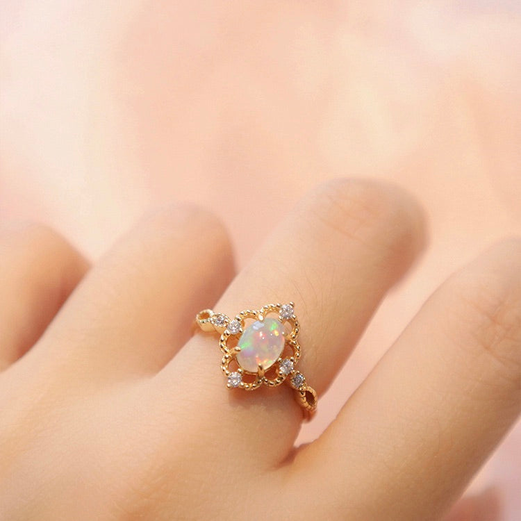Vintage Gold-Plated Four-Petal Flower Natural Opal Ring